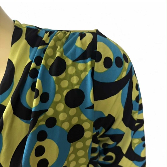 Bisou Bisou Blue and Green Abstract Top only top - Picture 12 of 15